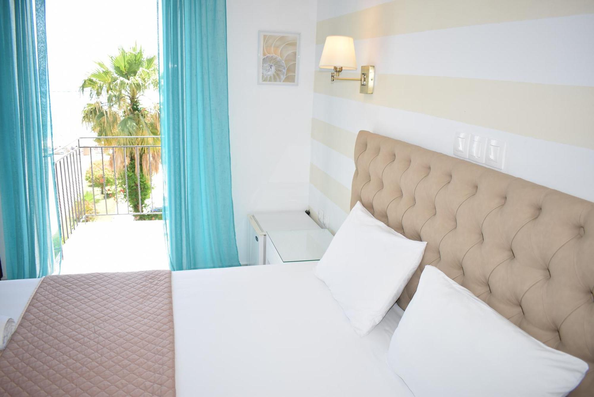 Mirto Beach Hotel & Restaurant Paralia Vrachou Rom bilde